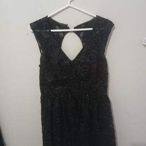 Black Embroidered Cap-Sleeve Prom Dress with Keyhole Back